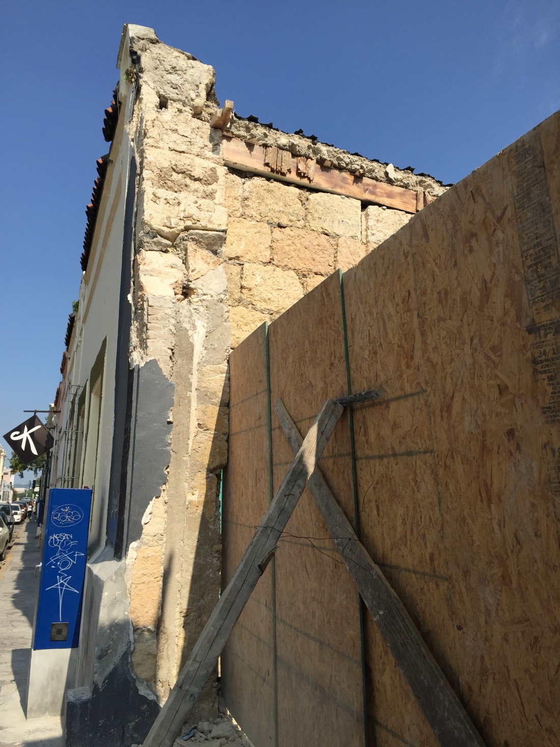 Detalle de la demolición por Padre Mier, SV 2015